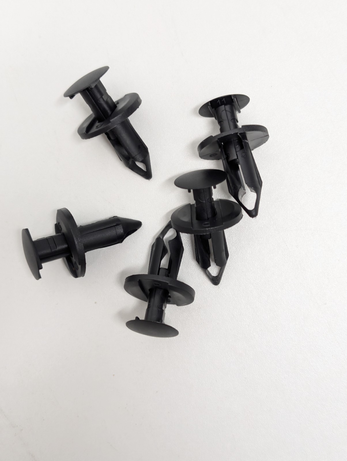 1K pc Disco 1860 Push Type Retainers Autobody clips fastners for GM And Others 1K pc Disco 1860 Push Type Retainers Autobody clips fastners for GM And Others