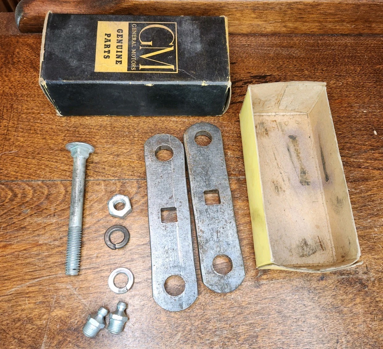 NOS GM 1934-1955 Chevrolet Partial Spring Shackle Unit Kit REAR 603588 Truck NOS GM 1934-1955 Chevrolet Partial Spring Shackle Unit Kit REAR 603588 Truck