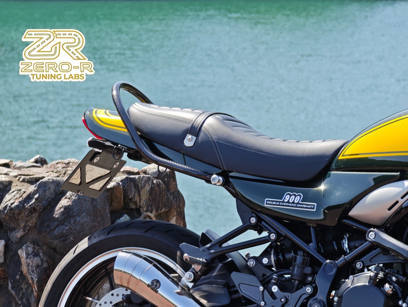 zero-r Z900RS Full Dry Carbon Grab Bar + Titanium Bolts Spacers