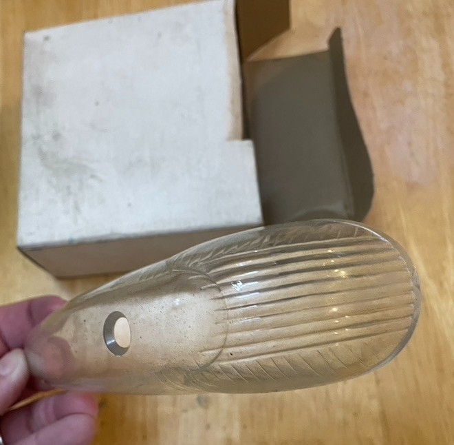 1958-1963 Volkswagen turn signal lens Perfect Parts NORS replaces 111953161A 1958-1963 Volkswagen turn signal lens Perfect Parts NORS replaces 111953161A