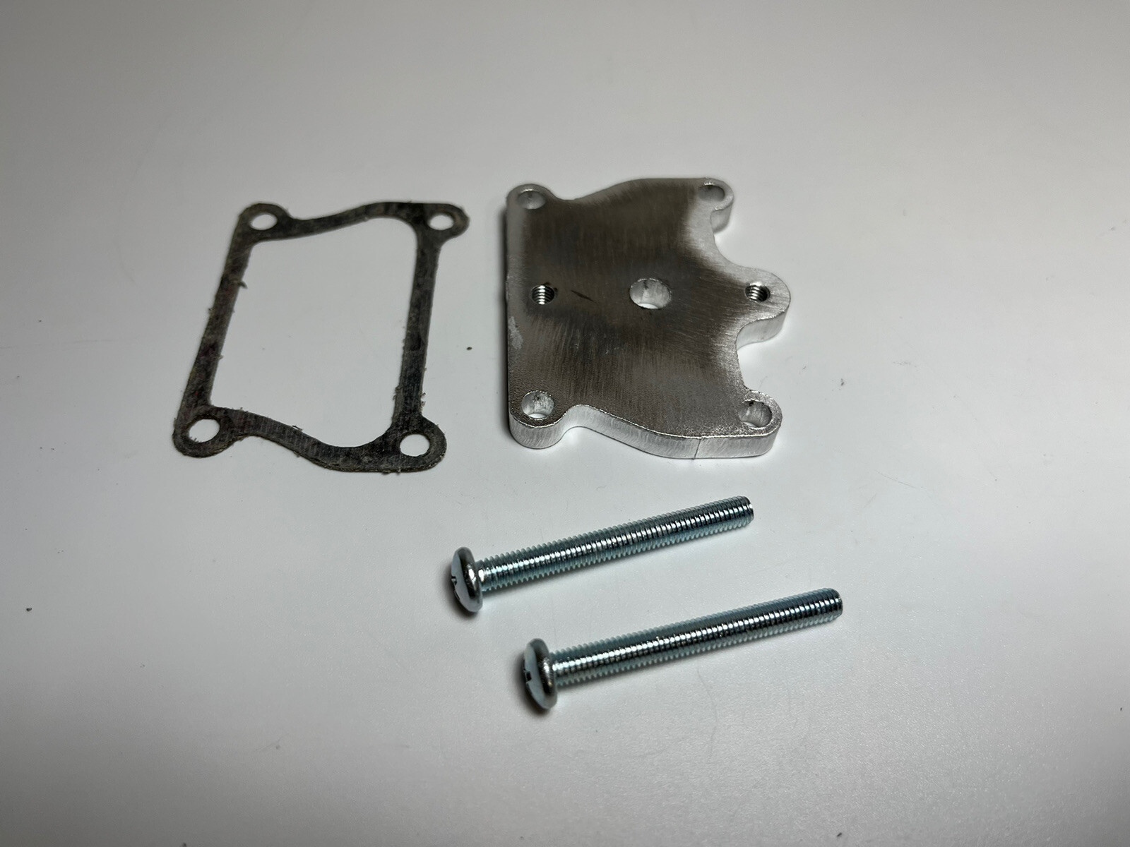 Bypass Cover Adapter w/screws & Gasket 0202527 202528 1955-58 7.5 HP T-Mike Part Bypass Cover Adapter w/screws & Gasket 0202527 202528 1955-58 7.5 HP T-Mike Part