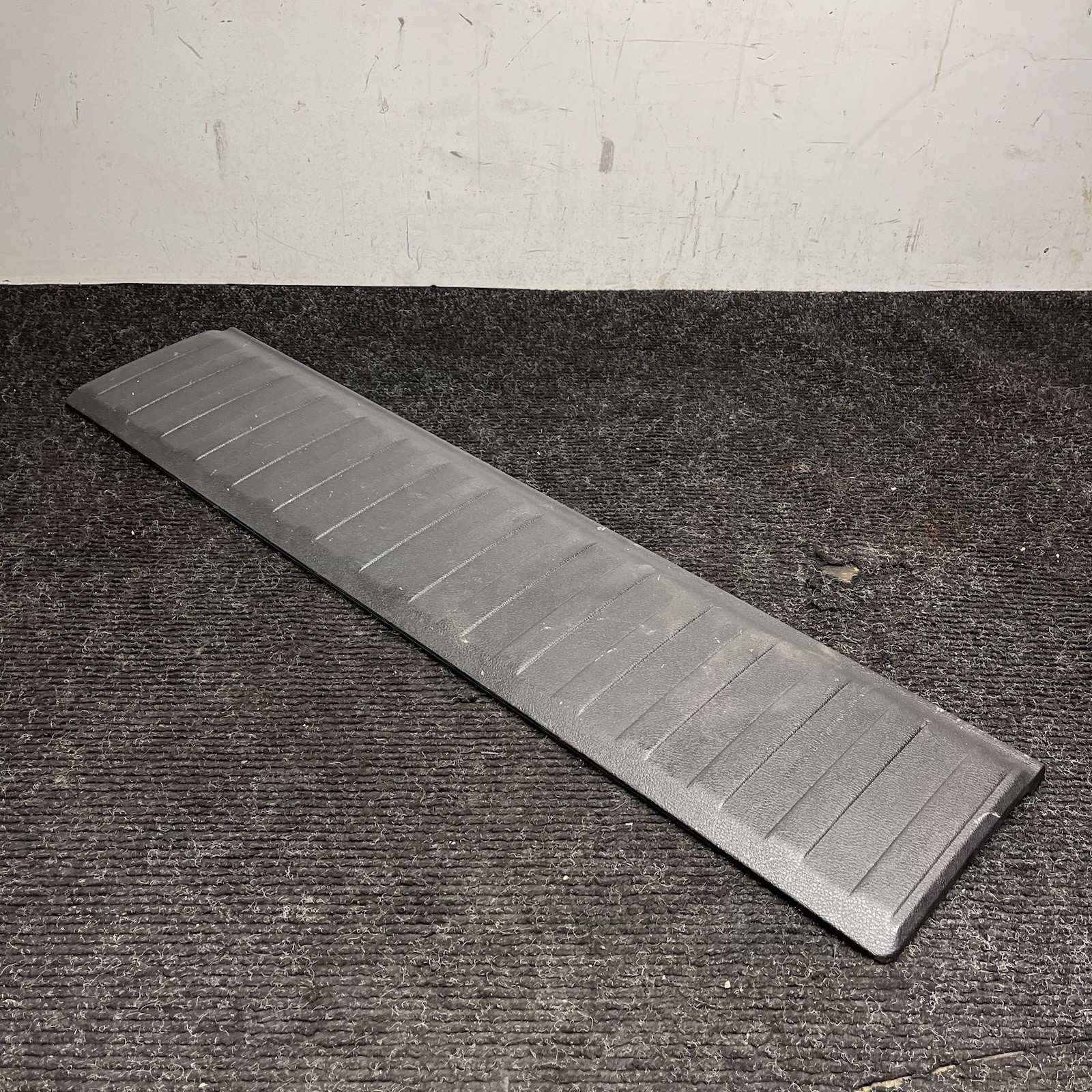 ☑️14-18 OEM BMW X5 F15 X5M F85 Rear Flap Trunk Sill Trim Scuff Plate Cover Panel ☑️14-18 OEM BMW X5 F15 X5M F85 Rear Flap Trunk Sill Trim Scuff Plate Cover Panel