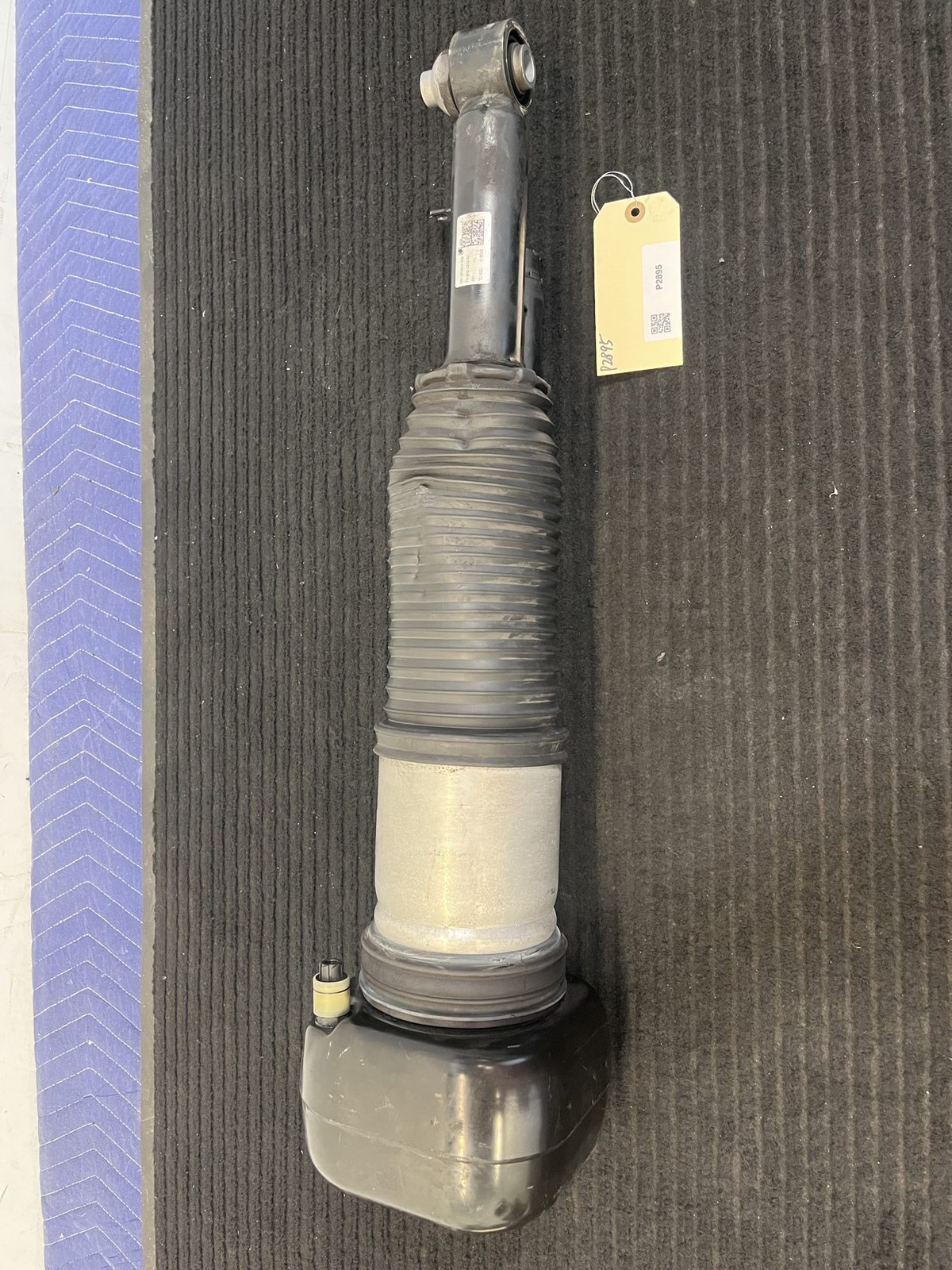 2018-2020 Rolls-Royce Phantom RR11 RR12 Rear Left Air Strut OEM 37106887563
