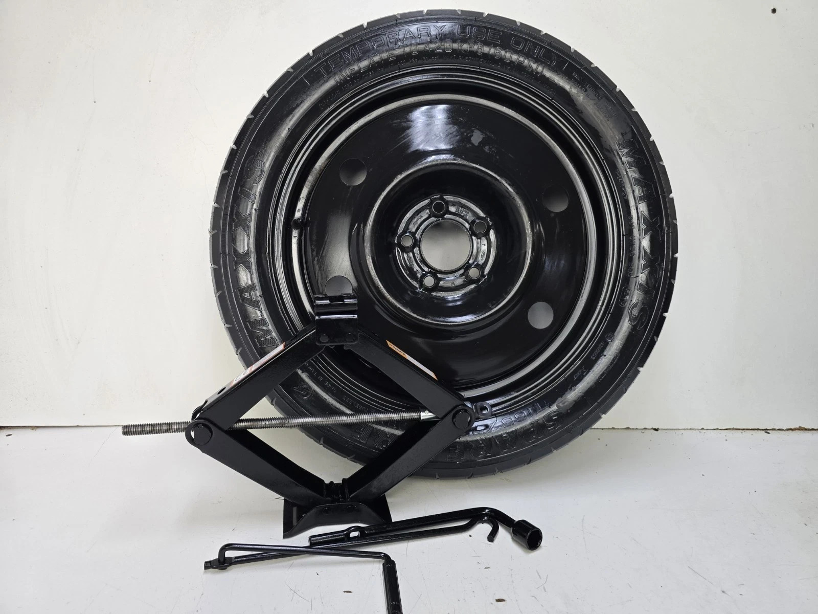 SPARE TIRE W/JACK KIT 18