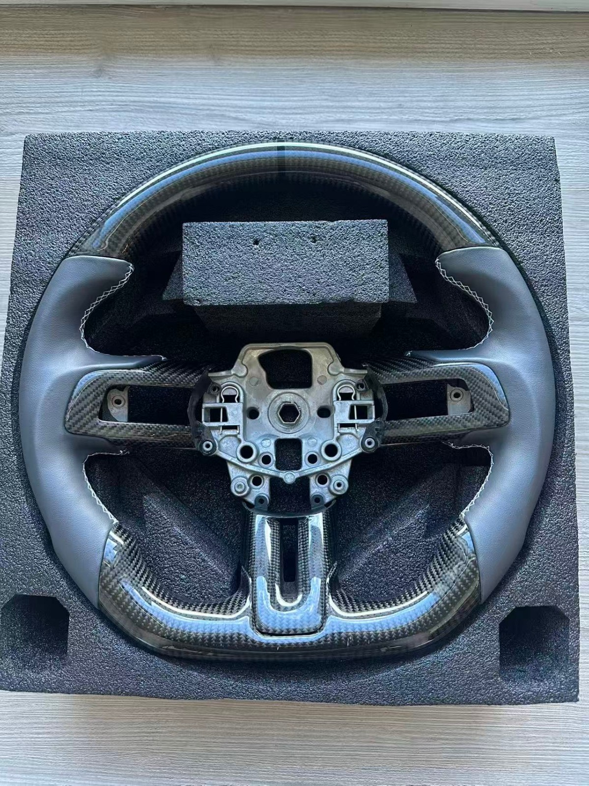 Carbon Fiber Steering Wheel for 2015-2017 Mustang Carbon Fiber Steering Wheel for 2015-2017 Mustang