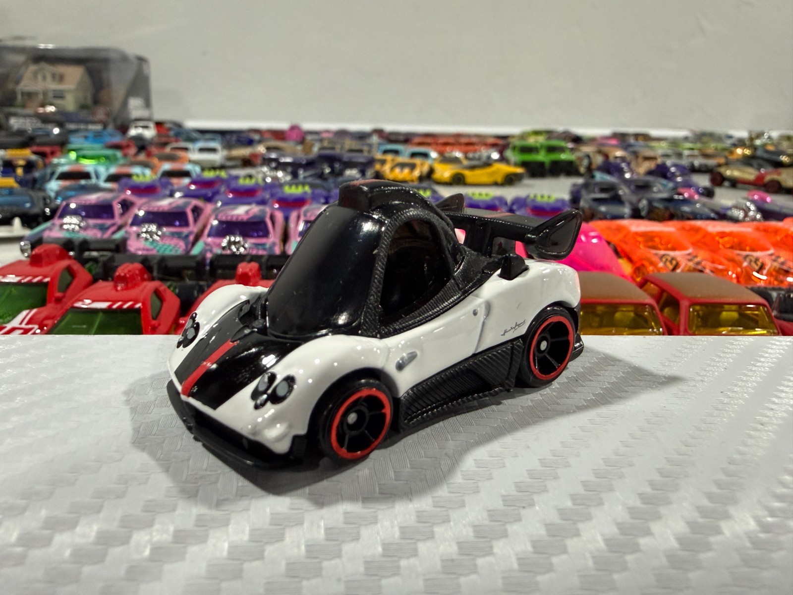 ✅ 2026 Hot wheels Mainline Basic 26A # PAGANI ZONDA CINQUE TOONED , Spun Loose ✅ 2026 Hot wheels Mainline Basic 26A # PAGANI ZONDA CINQUE TOONED , Spun Loose