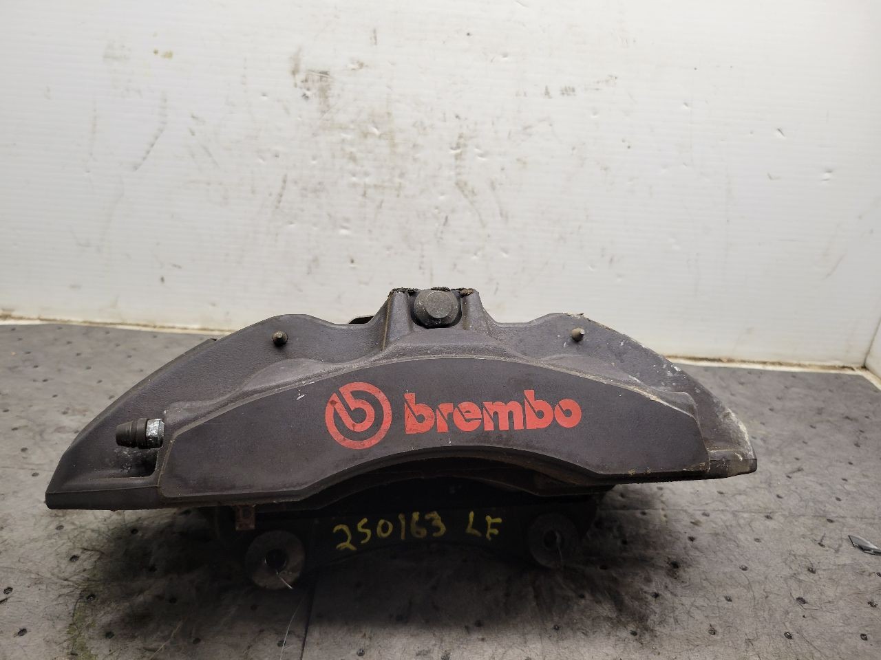 Driver Caliper Front GT Performance Package Brembo Fits 15-22 MUSTANG 1580869