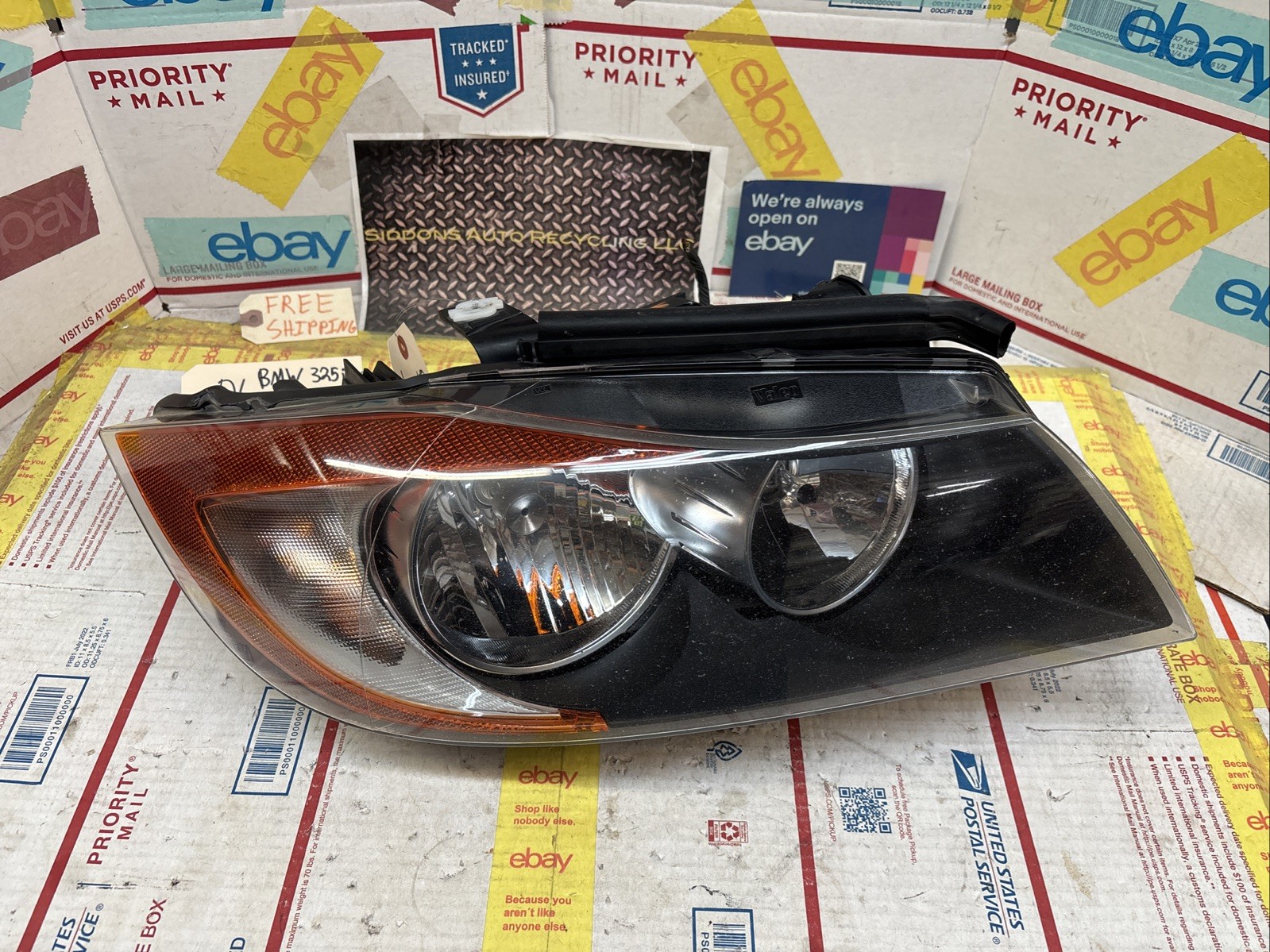 06-08 BMW 325i SEDAN PASSENGER RIGHT HALOGEN HEADLIGHT # 6942726 BROKEN TAB