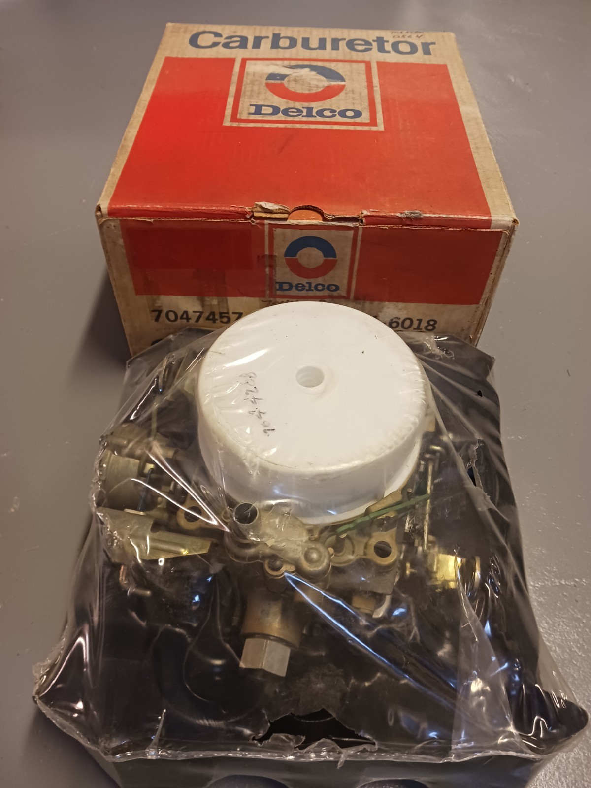 NOS GM 1974 74 PONTIAC GTO VENTURA DELCO CARBURETOR ROCHESTER 7044268 0564 NOS GM 1974 74 PONTIAC GTO VENTURA DELCO CARBURETOR ROCHESTER 7044268 0564