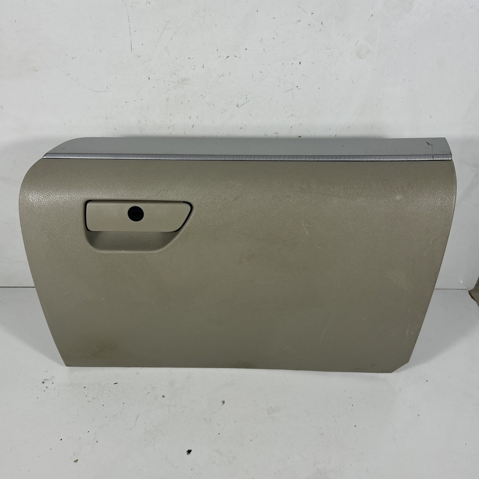 11-19 FORD EXPLORER GLOVE BOX STORAGE COMPARTMENT TAN COLOR OEM, BB53-78044B88-A