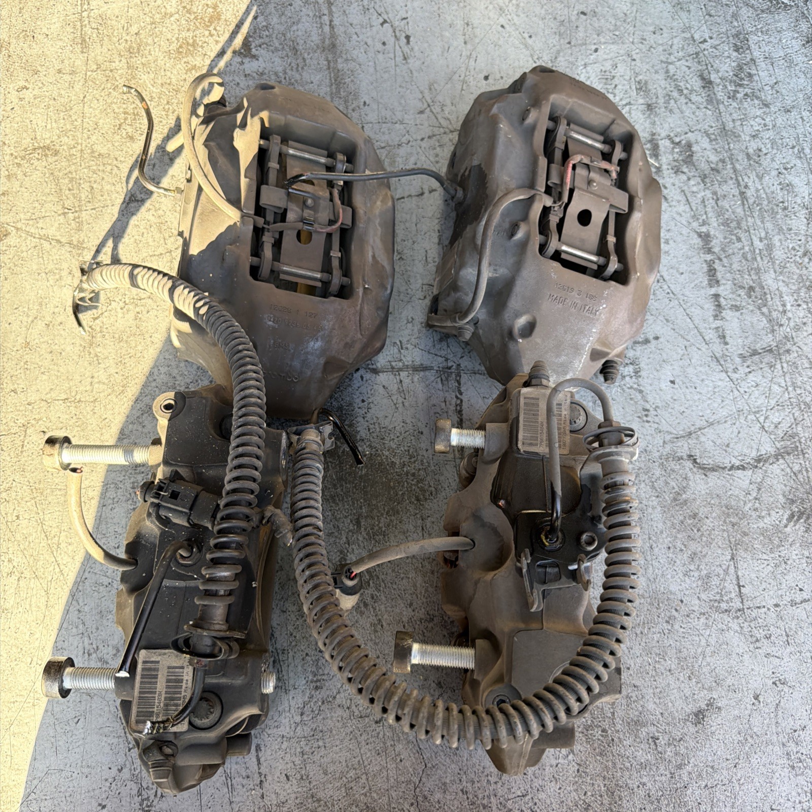 2011-2017 VOLKSWAGEN TOUAREG REAR FRONT BRAKE CALIPERS SET OF 4 BREMBO 330MM 2011-2017 VOLKSWAGEN TOUAREG REAR FRONT BRAKE CALIPERS SET OF 4 BREMBO 330MM