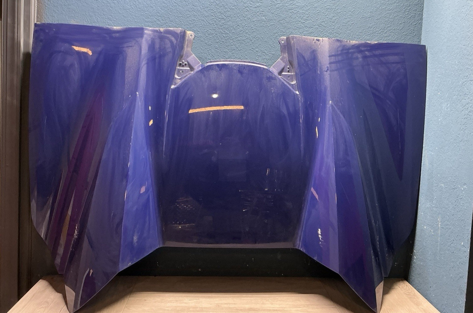 2020-2026 CHEVY CORVETTE STINGRAY CONVERTIBLE REAR ENGINE LID OEM P/N:84841784 2020-2026 CHEVY CORVETTE STINGRAY CONVERTIBLE REAR ENGINE LID OEM P/N:84841784