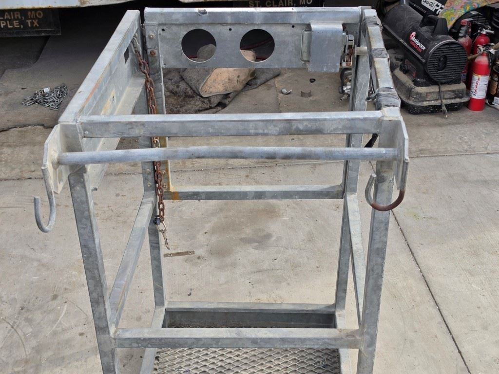 USED BUCKET from ALTEC 200 . STEEL BUCKET Shipped from Los angeles