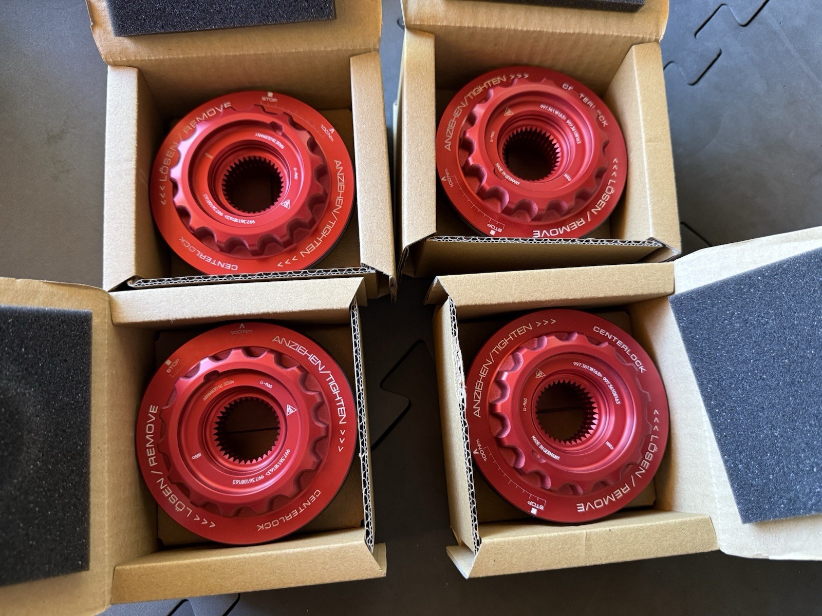 Porsche OEM 997.2 GT3 GT3RS GT2RS RED Center lock wheel nut 99704465013 Porsche OEM 997.2 GT3 GT3RS GT2RS RED Center lock wheel nut 99704465013