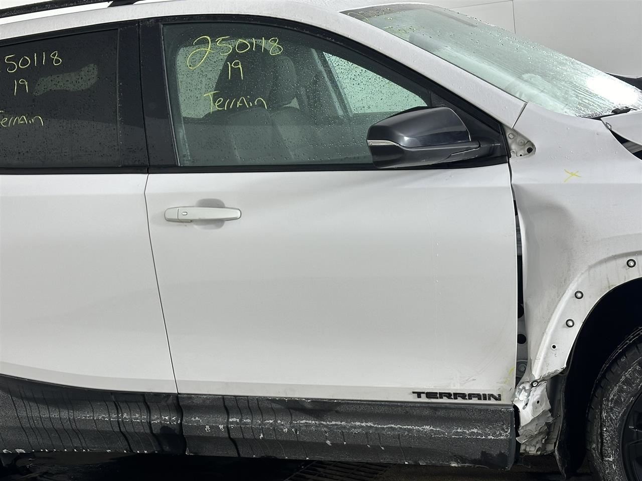 Passenger Right Front Door Without Chrome Insert Fits 18-24 TERRAIN 2728582