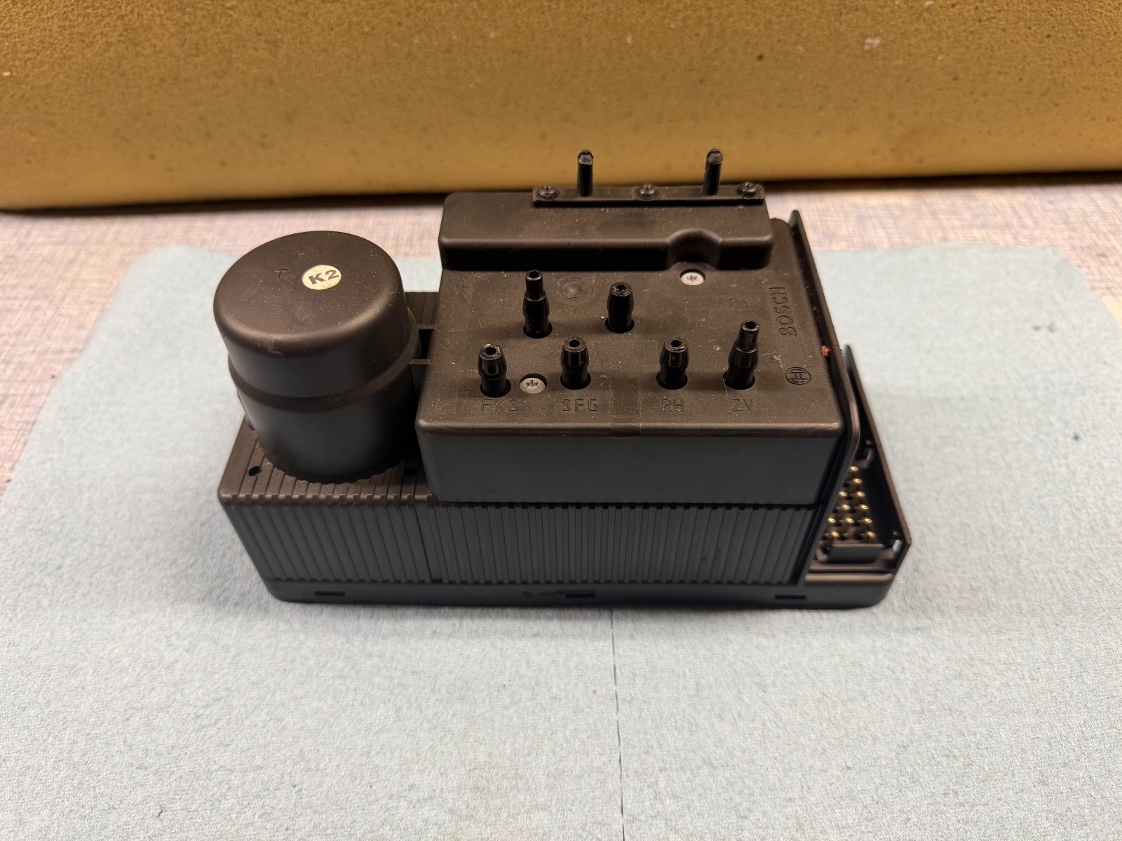 94-97 MERCEDES W140 BOSCH DOOR LOCK VACUUM PUMP 0 132 006 350 1408002848 94-97 MERCEDES W140 BOSCH DOOR LOCK VACUUM PUMP 0 132 006 350 1408002848