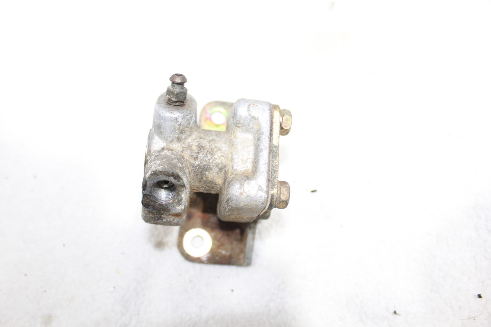 94-97 Nissan D21 Hardbody BRAKE Proportioning VALVE Lower Firewall w Bracket OEM