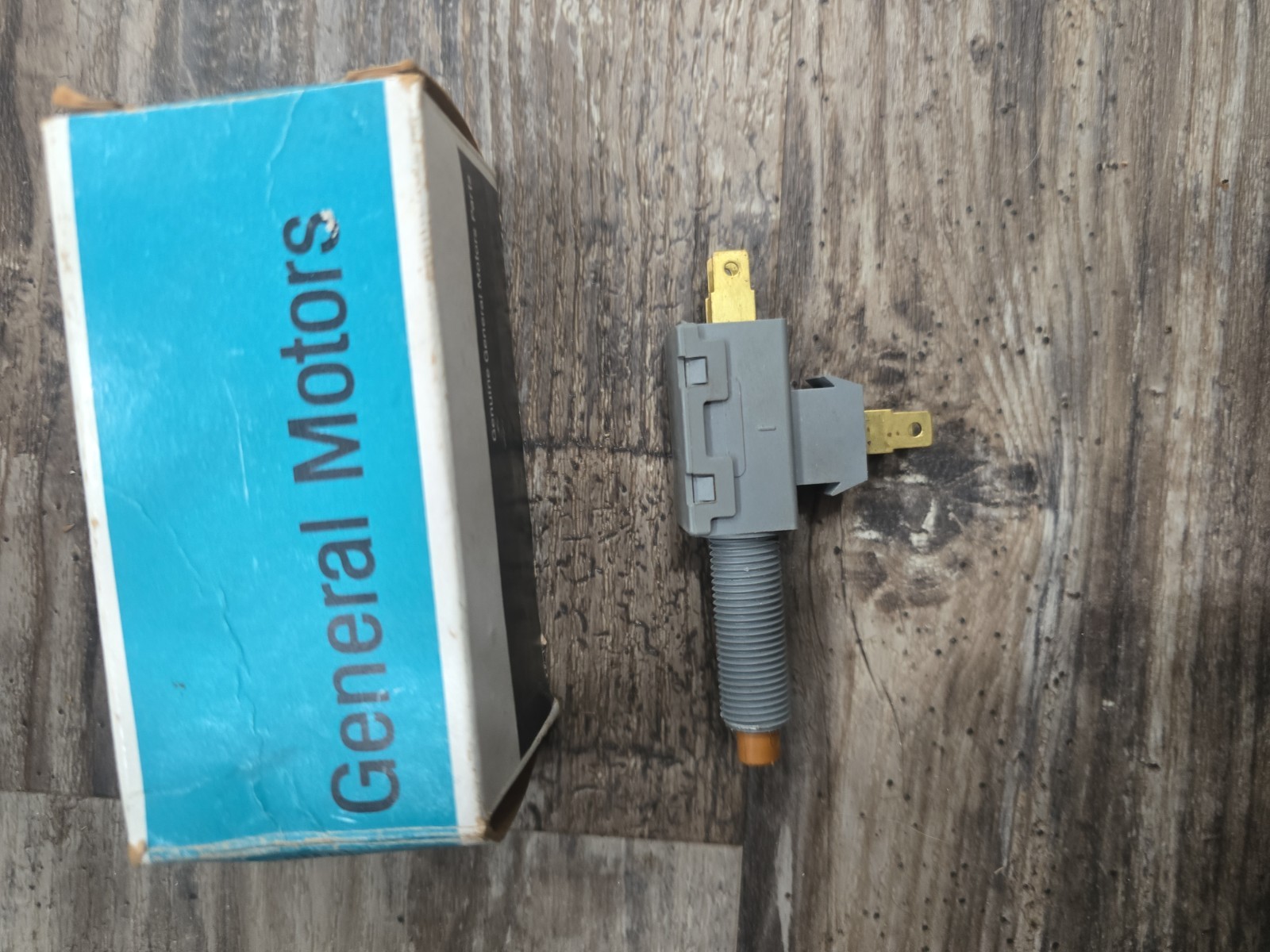 NOS 1967 - 1979 Camaro Corvette Impala Nova Stop Lamp Switch 9794682 GM NOS 1967 - 1979 Camaro Corvette Impala Nova Stop Lamp Switch 9794682 GM