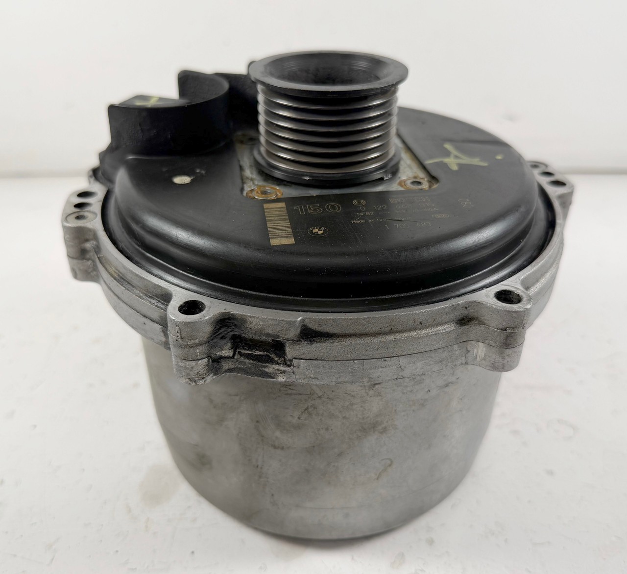 Water Cooled Alternator 1999-03 BMW E38 740I E39 540i E53 X5 4.4 7508054 Water Cooled Alternator 1999-03 BMW E38 740I E39 540i E53 X5 4.4 7508054