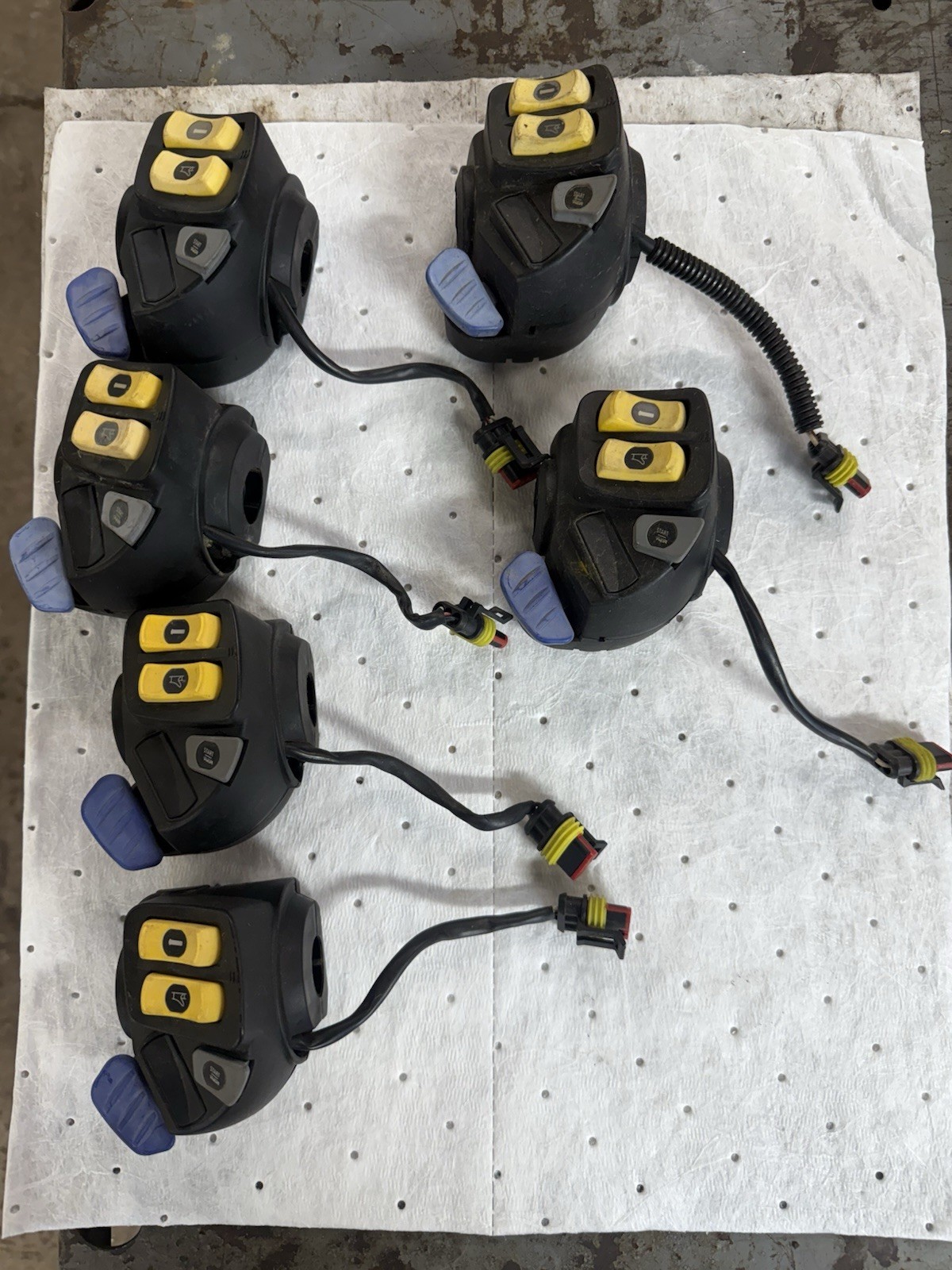 OEM Ski-doo Dimmer Left Control Block Switch Housing SDI 600 1000 515176015 FS OEM Ski-doo Dimmer Left Control Block Switch Housing SDI 600 1000 515176015 FS