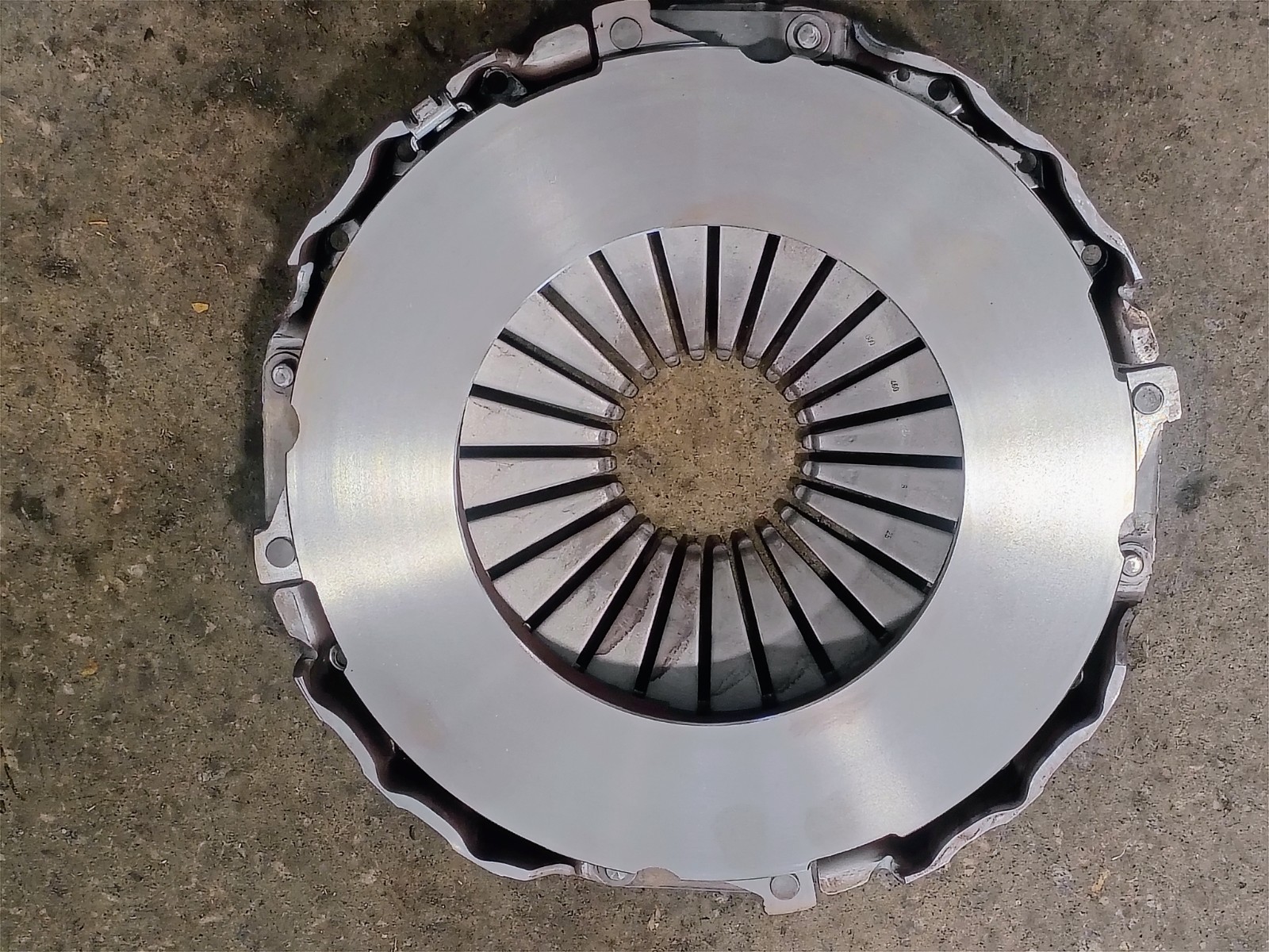 Freightliner Cascadia Detroit Clutch Freightliner Cascadia Detroit Clutch