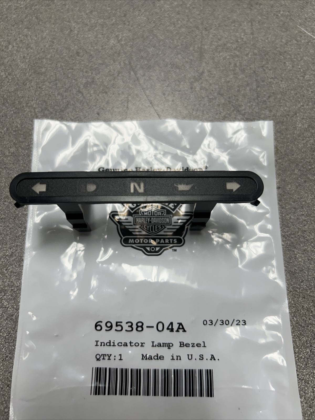 New Genuine Harley 2004-2016 Dyna Bezel Indicator 69538-04A New Genuine Harley 2004-2016 Dyna Bezel Indicator 69538-04A