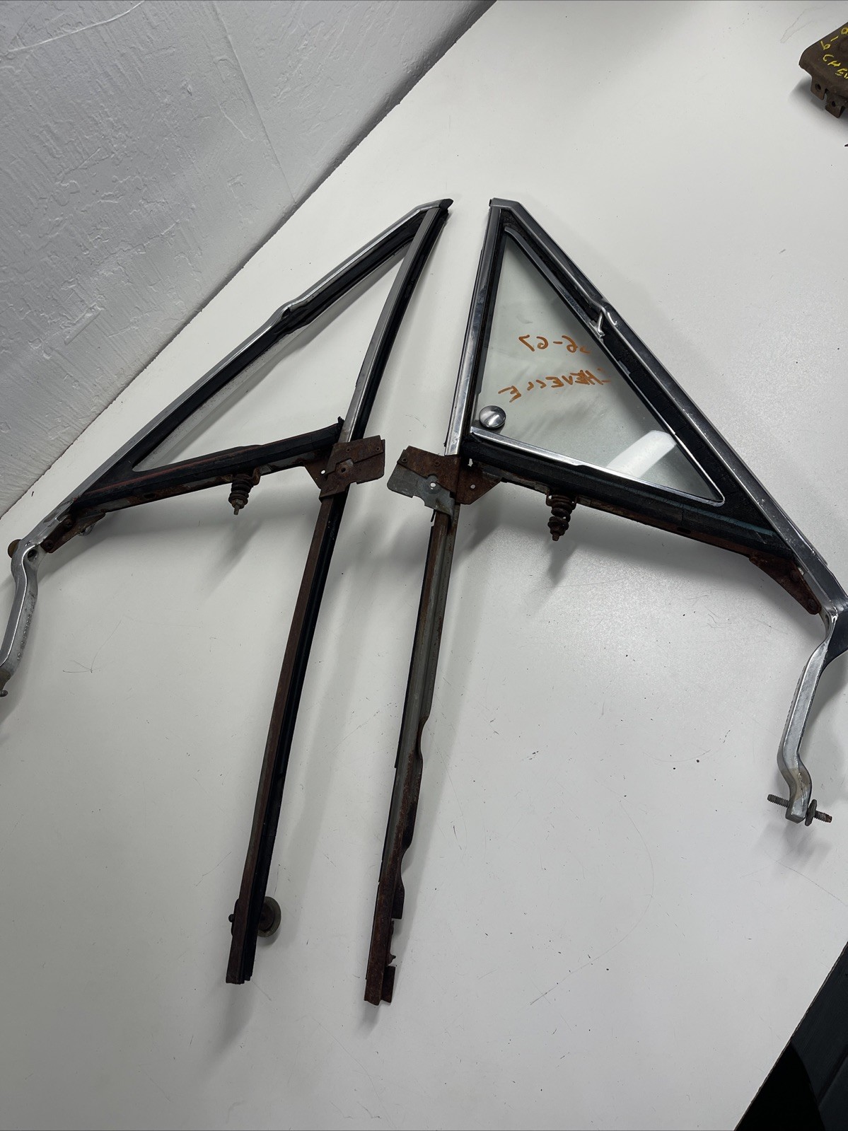 1966 67 Chevelle GTO 442 Hardtop And Convertible Vent Window Assemblies Cores zc 1966 67 Chevelle GTO 442 Hardtop And Convertible Vent Window Assemblies Cores zc