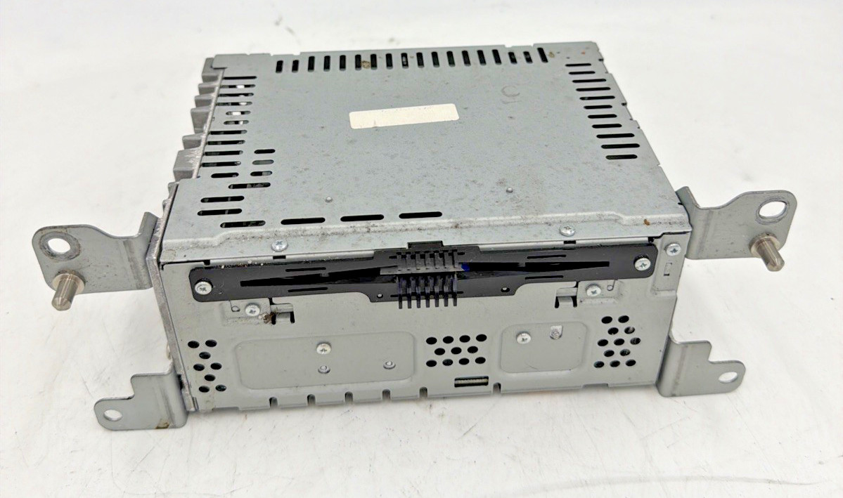 2013-15 FORD FUSION AM FM CD PLAYER RADIO RECEIVER HEAD UNIT OEM DS7T-19C107-CM 2013-15 FORD FUSION AM FM CD PLAYER RADIO RECEIVER HEAD UNIT OEM DS7T-19C107-CM
