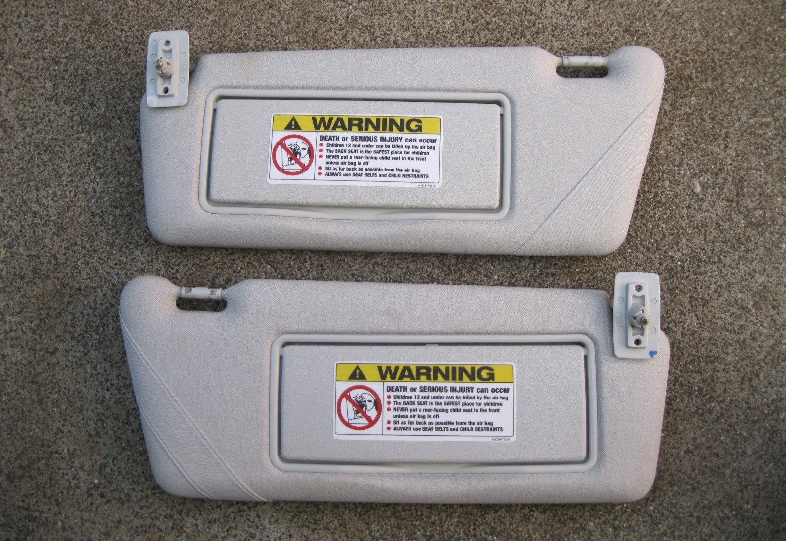 1996-1999 Mercedes-Benz W210 OEM Left & Right Sun Visor Set Gray 1996-1999 Mercedes-Benz W210 OEM Left & Right Sun Visor Set Gray