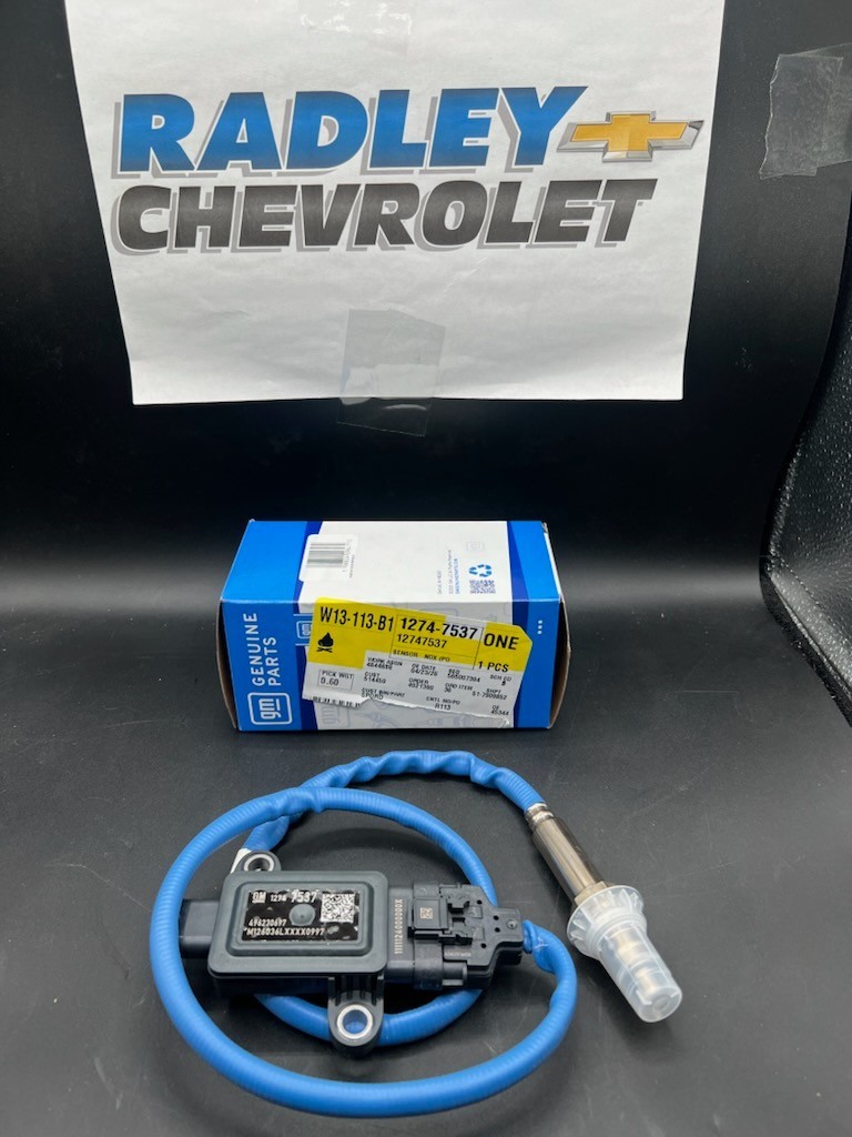 NEW RADLEY CHEVROLET OEM 12747537 Sensor NOX 6.6L diesel engines Silverado GMC NEW RADLEY CHEVROLET OEM 12747537 Sensor NOX 6.6L diesel engines Silverado GMC
