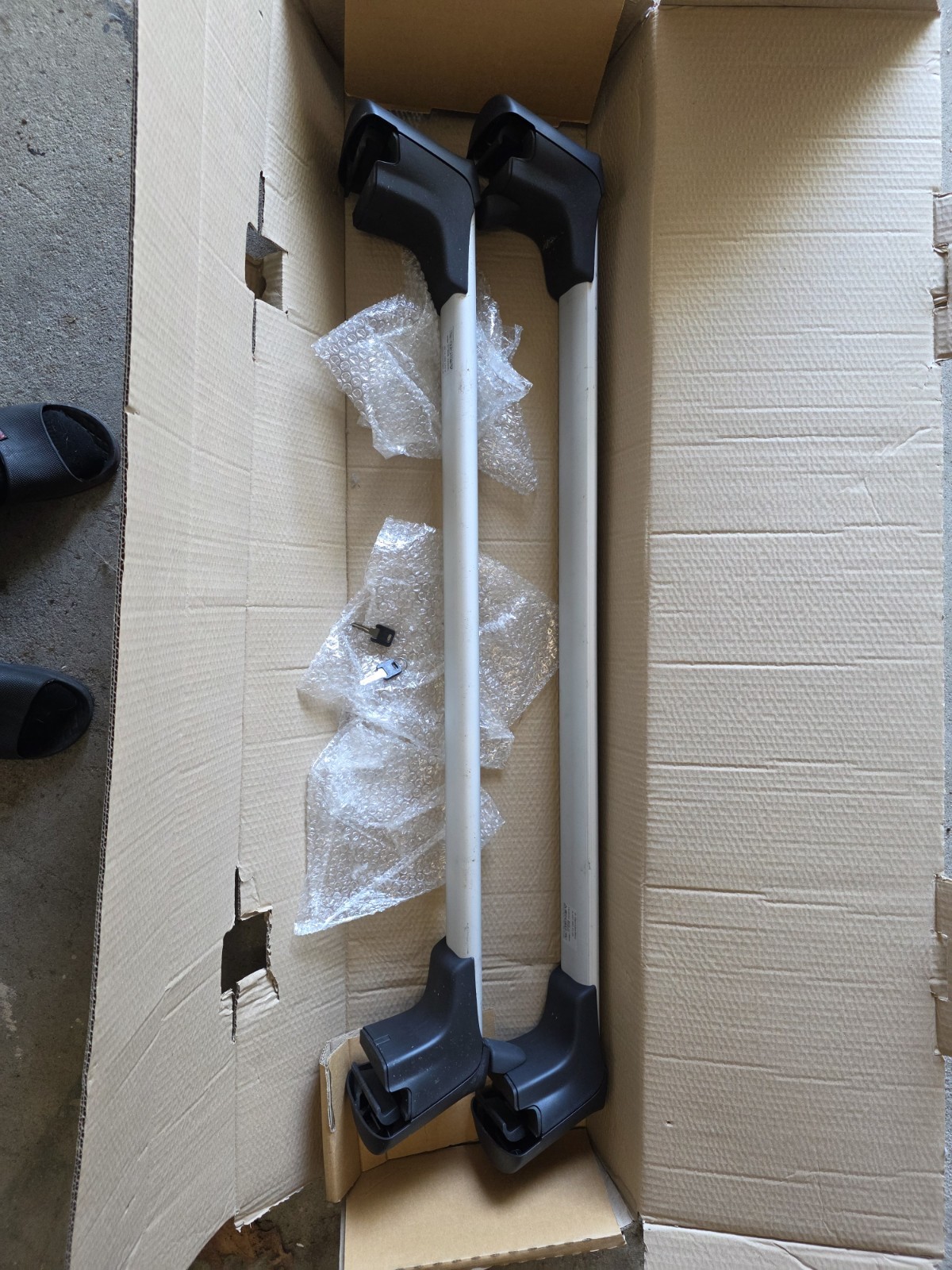 Original OEM Mercedes Benz GLB 250 2020-2025 Roof Cross Bars Original OEM Mercedes Benz GLB 250 2020-2025 Roof Cross Bars