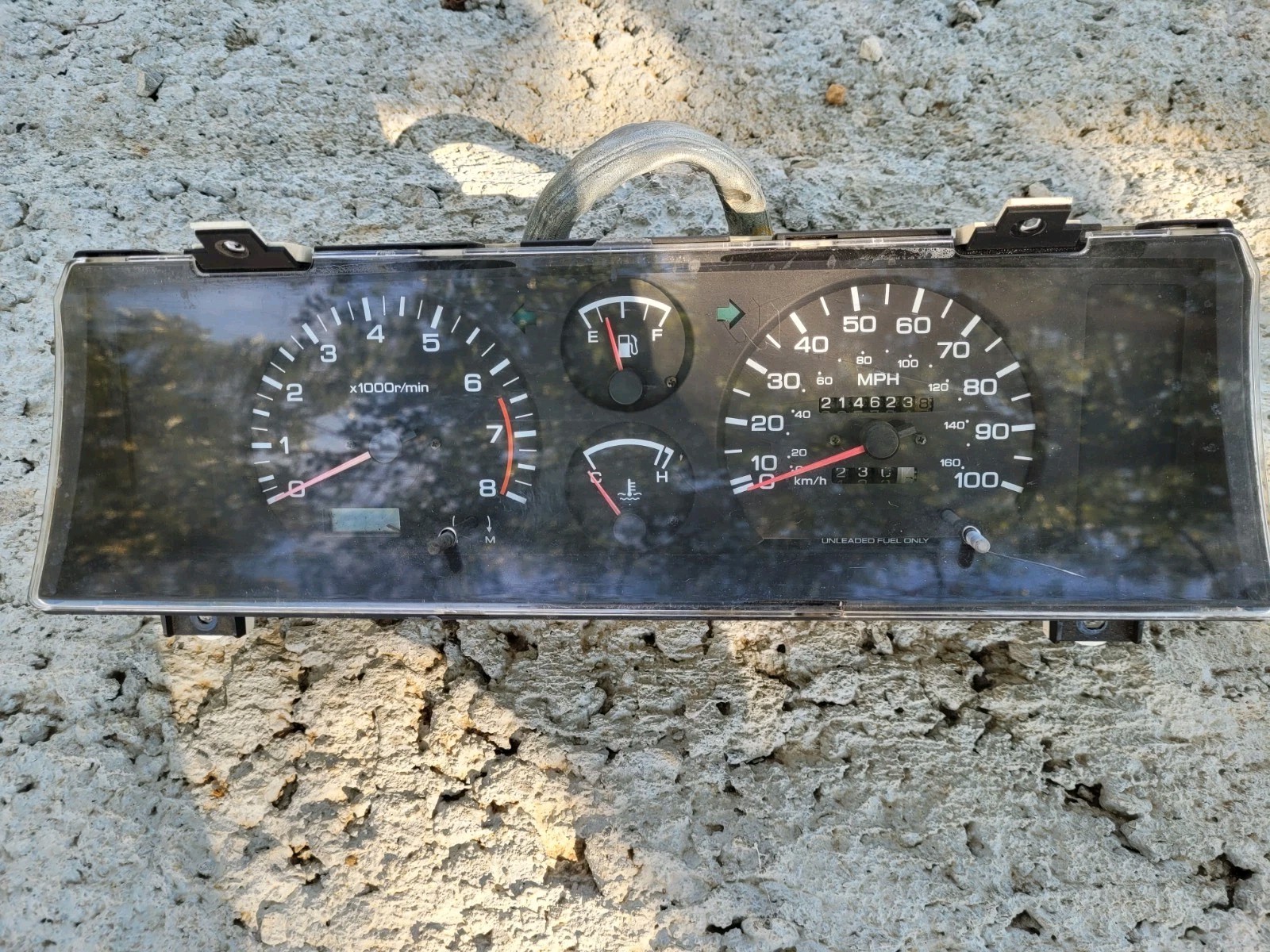 1986-1993 Nissan D21 Pickup Gauge Cluster 214k Miles OEM 1986-1993 Nissan D21 Pickup Gauge Cluster 214k Miles OEM