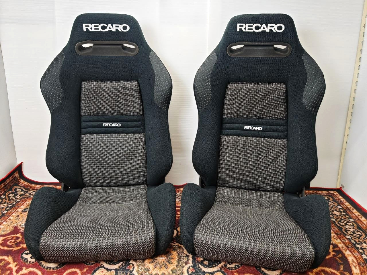 {INCLUDED TARIFF FOR US} RECARO SR3 PAIR AUTHENTIC TOMCAT BLACK Reupholstered