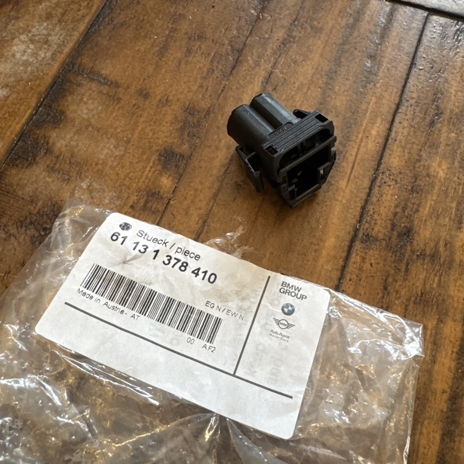 OE BMW E30 E32 Electrical Aux Fan Connector 3 Straight Pin Genuine 61131378410 OE BMW E30 E32 Electrical Aux Fan Connector 3 Straight Pin Genuine 61131378410