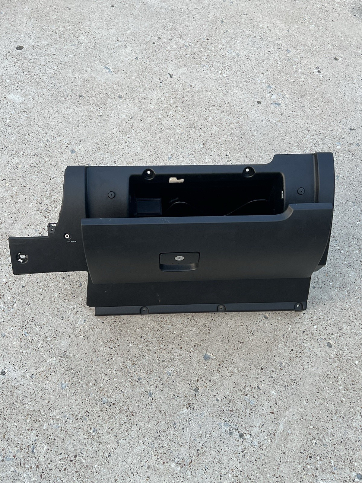 OEM 98-10 VW Volkswagen Beetle Glovebox Glove Box Storage Assembly Black w/ Key OEM 98-10 VW Volkswagen Beetle Glovebox Glove Box Storage Assembly Black w/ Key