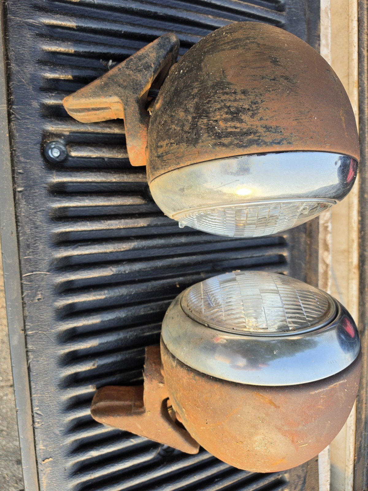 1930's 19 40's International Truck Head Lights with Mounting Brackets Vintage OE 1930's 19 40's International Truck Head Lights with Mounting Brackets Vintage OE