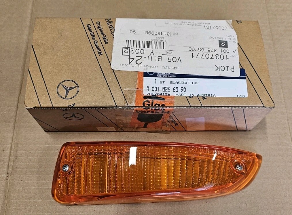 NOS 1972 1973 Mercedes R107 280SL 350SL 350SLC LH Turn Signal Lens 0018266590 NOS 1972 1973 Mercedes R107 280SL 350SL 350SLC LH Turn Signal Lens 0018266590