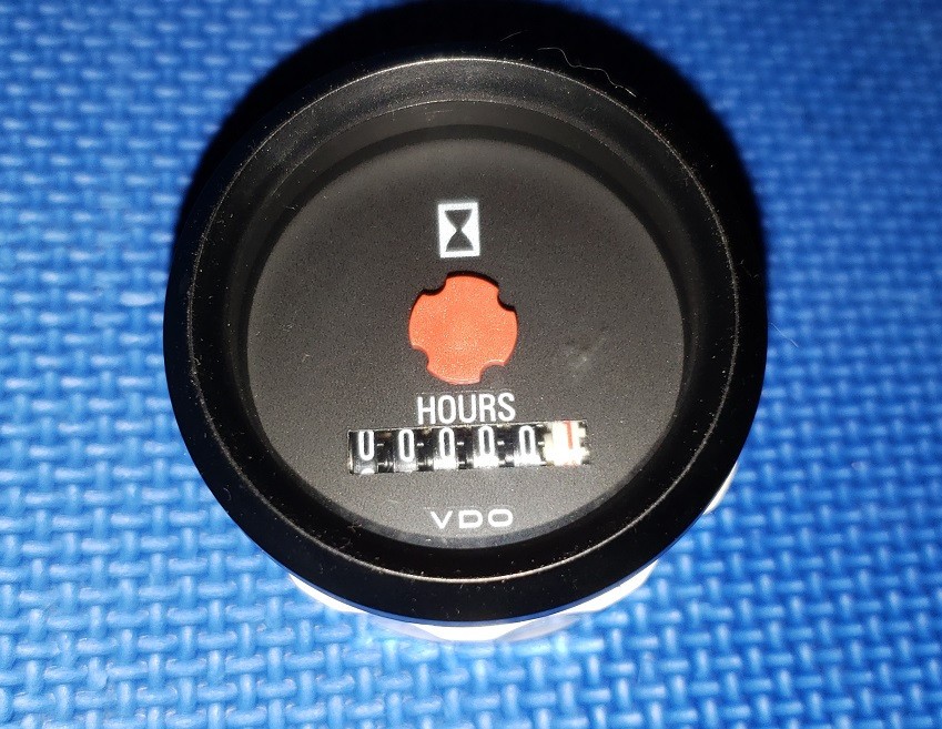 VDO Continental AG Cockpit International  Hour Meter 331-810  ** NEW **