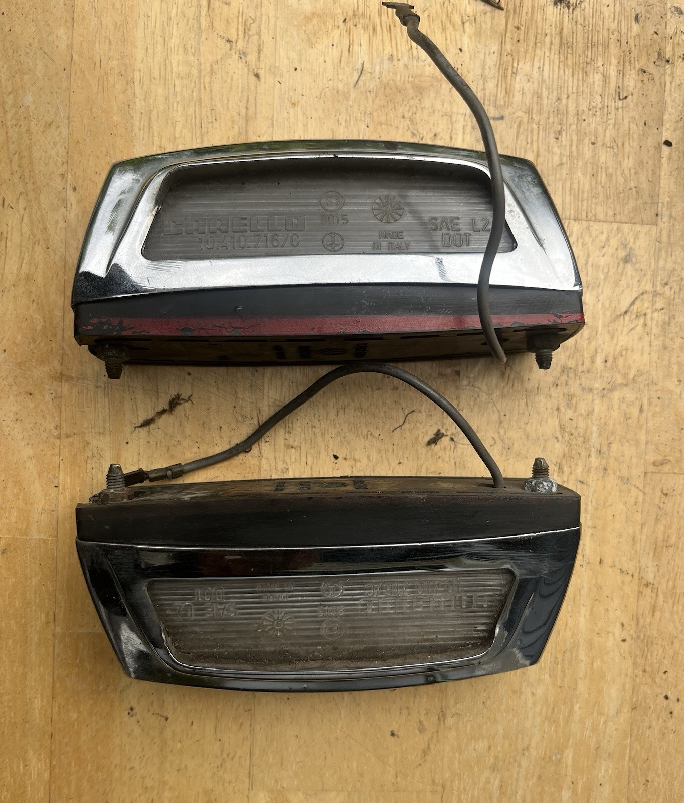 Alfa Romeo Spider 2 License plate Light - Carello 10410716/C Alfa Romeo Spider 2 License plate Light - Carello 10410716/C