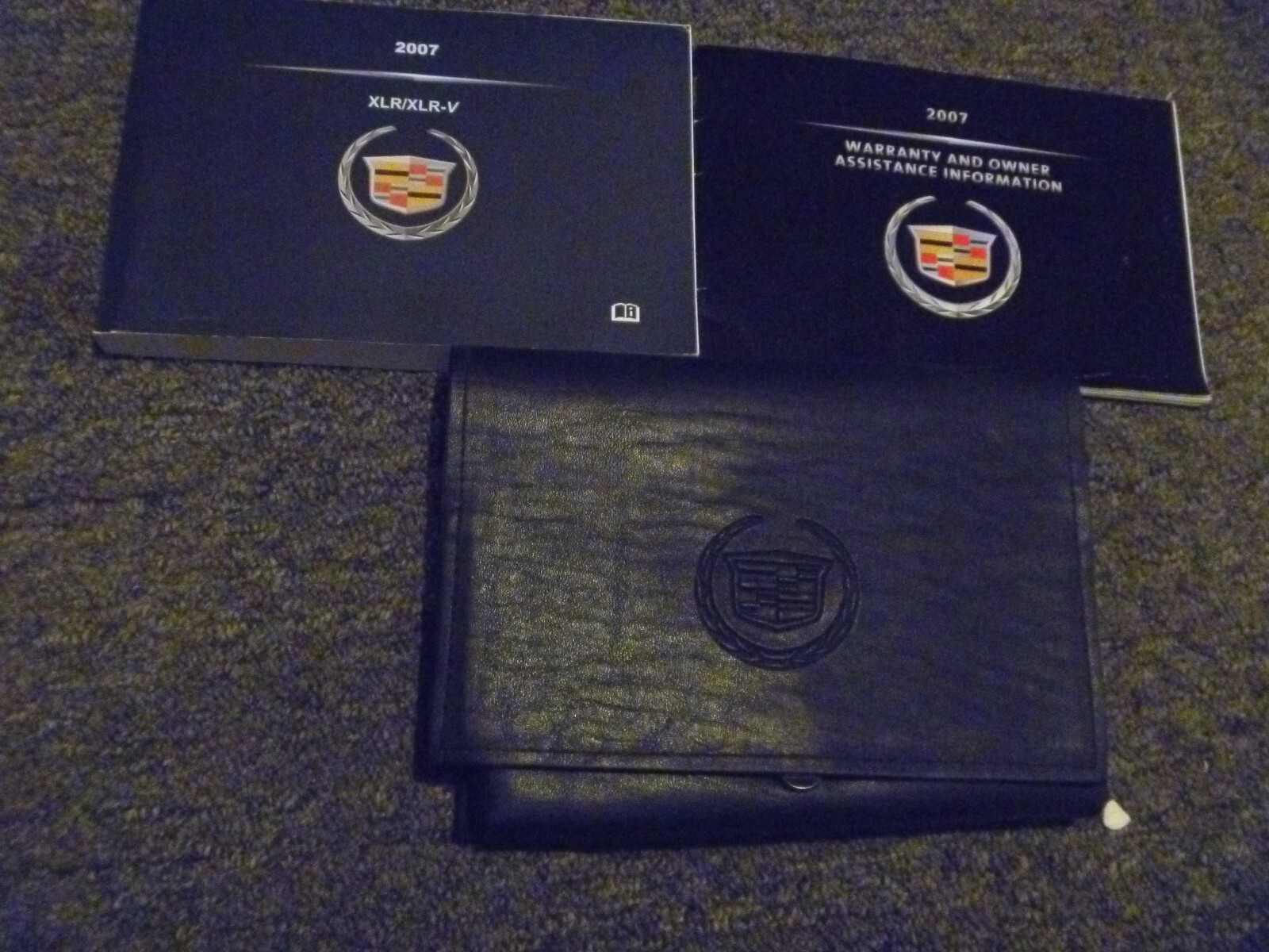 2007 Cadillac XLR & XLR-V Convertible Owner Manual Set Passion Red Platinum 2007 Cadillac XLR & XLR-V Convertible Owner Manual Set Passion Red Platinum