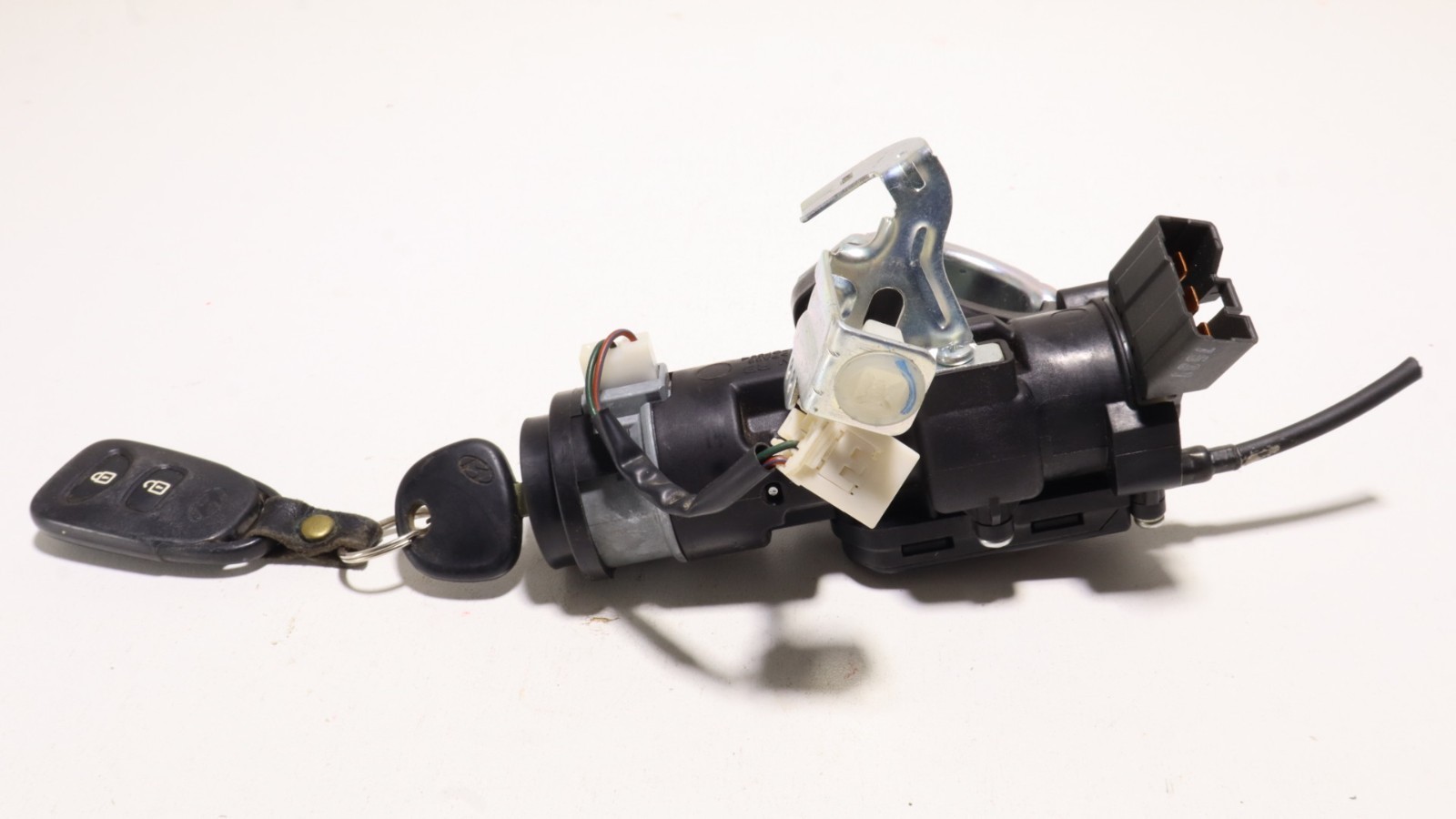 2015-2017 HYUNDAI ACCENT IGNITION SWITCH LOCK CYLINDER W/ KEY OEM