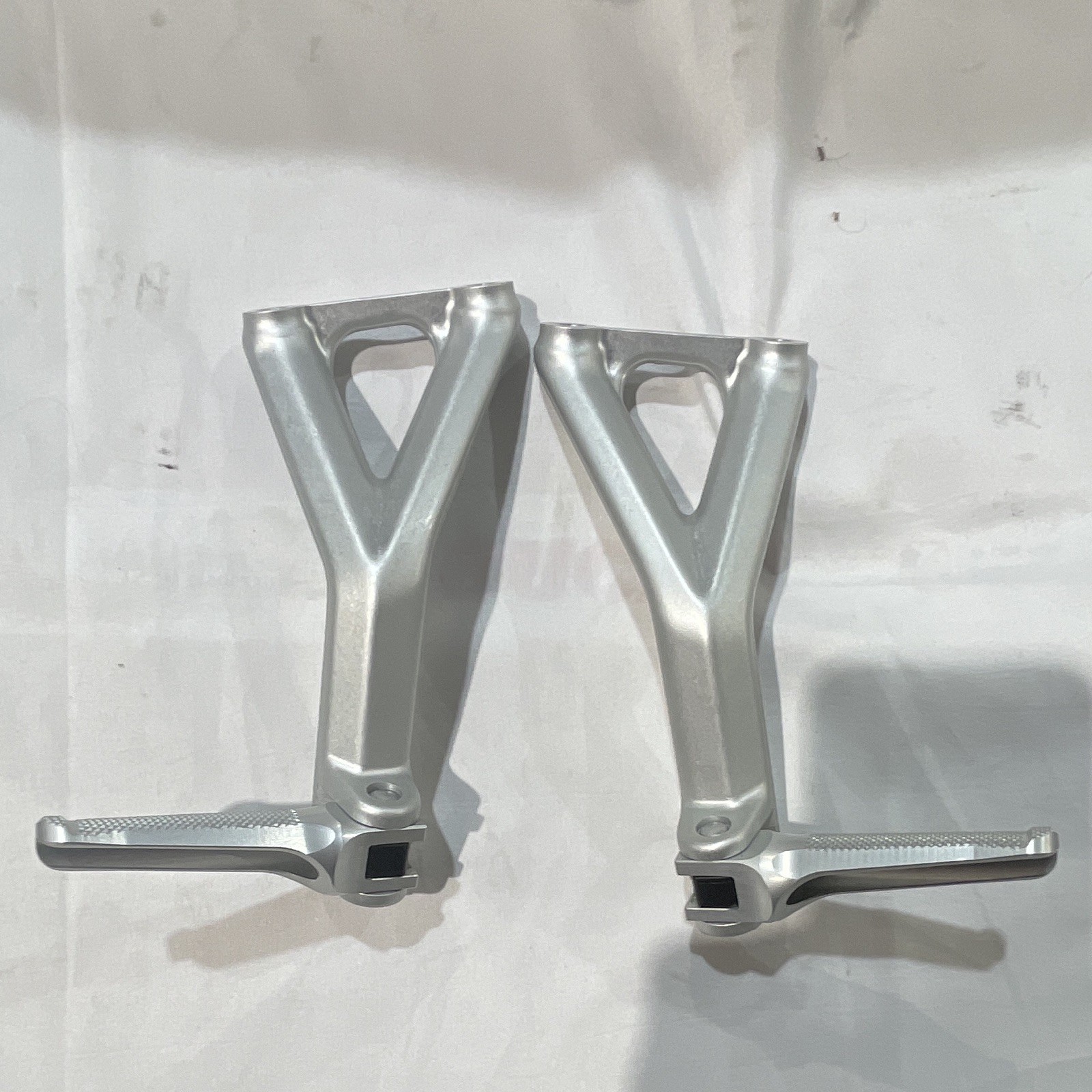 Ducati 2018-2023 Panigale Foot Rest Footpegs OEM 82433601A 82433591A Ducati 2018-2023 Panigale Foot Rest Footpegs OEM 82433601A 82433591A