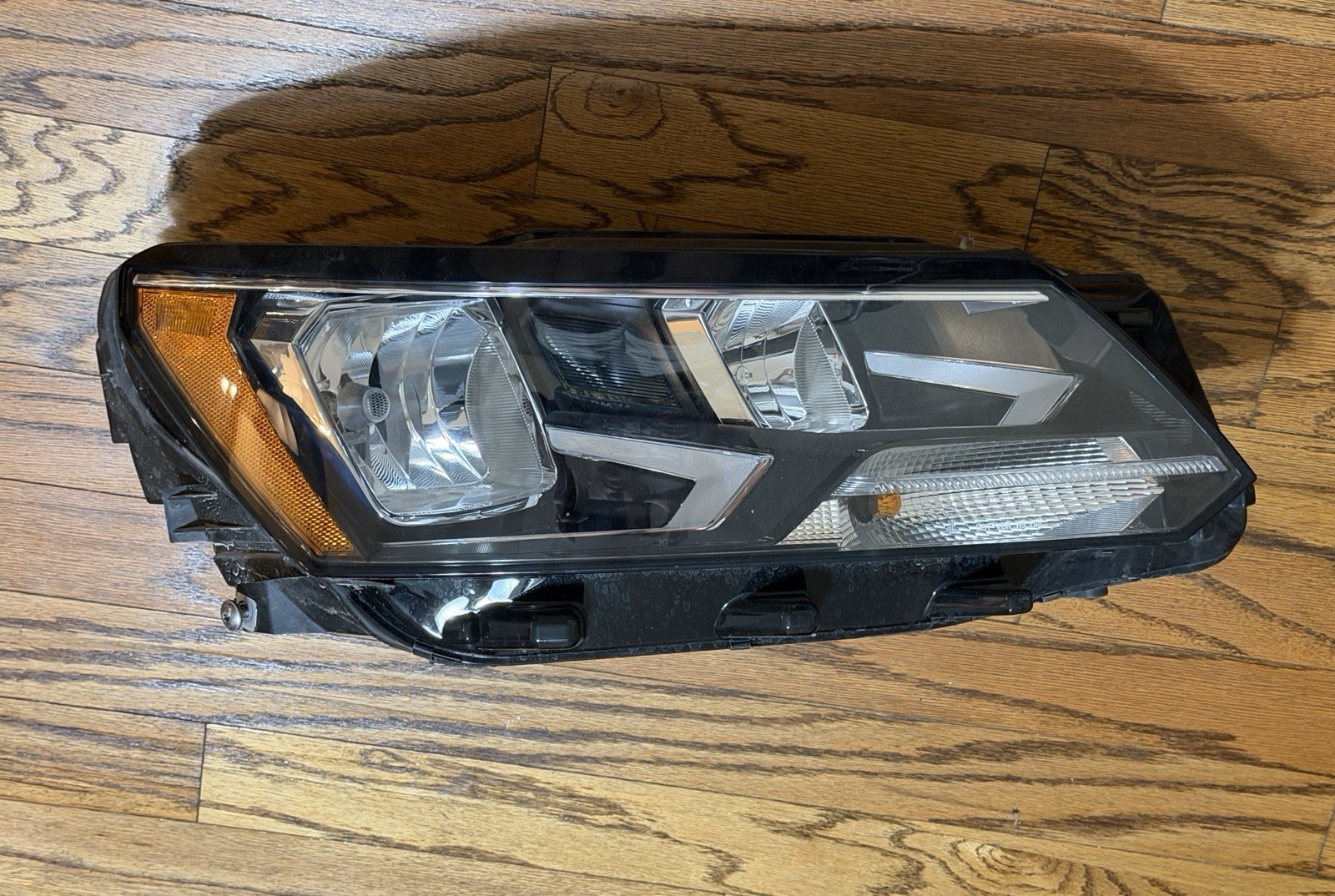 OEM 2020-2022 Volkswagen Passat Right RH Headlight Headlamp 561941006F