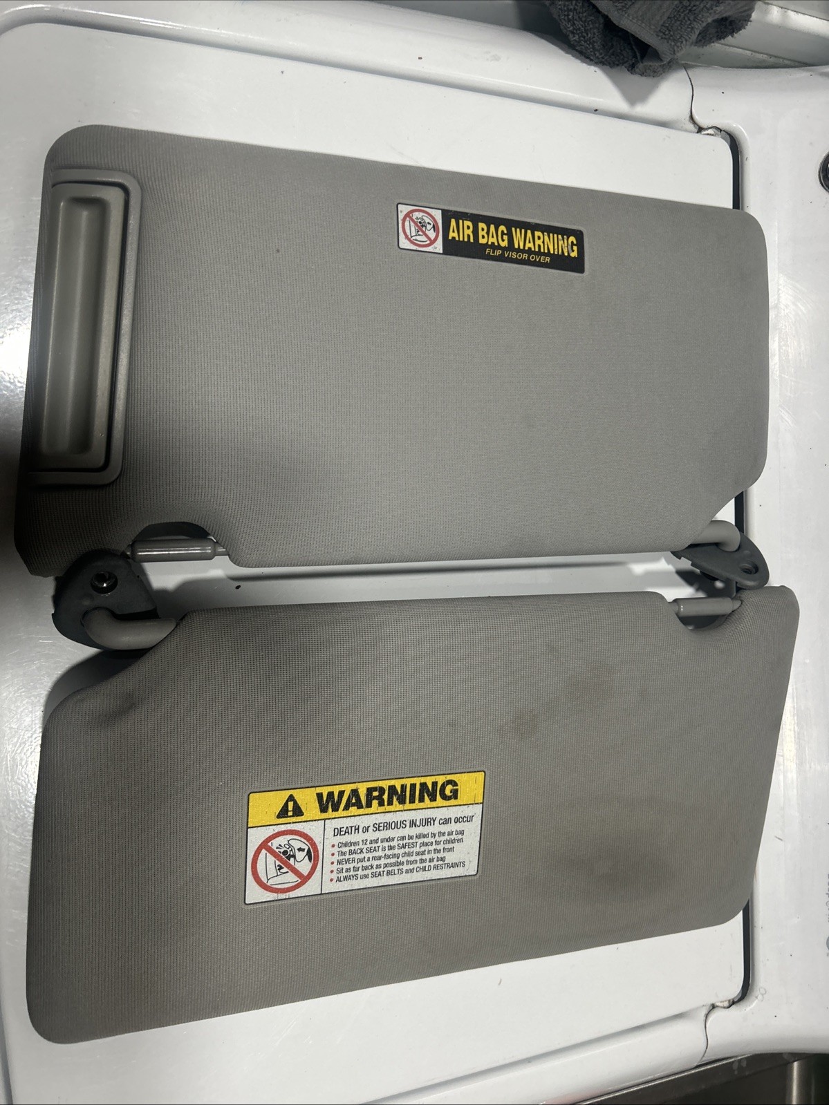 2003-2008 Honda Element Passenger Right Sun Visor Gray OEM