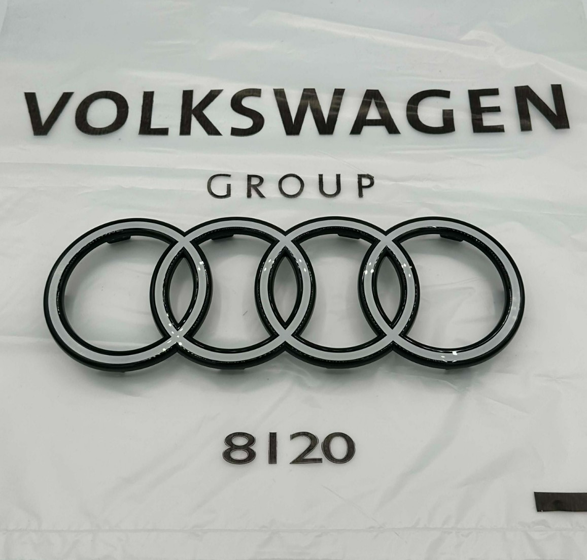 For 2024-2025 Audi Q8 4MN Genuine FRONT BUMPER GRILLE BADGE RINGS 8MA853605A / B For 2024-2025 Audi Q8 4MN Genuine FRONT BUMPER GRILLE BADGE RINGS 8MA853605A / B
