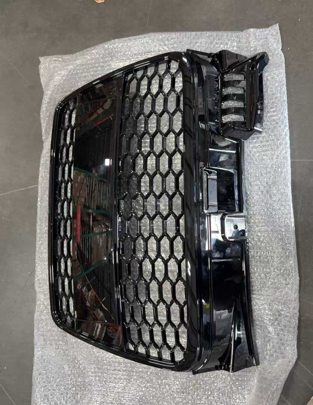 Fit For 2004-2008 Audi A4 B7 RS4 Style Front Grille Honeycomb Grill Glossy Black Fit For 2004-2008 Audi A4 B7 RS4 Style Front Grille Honeycomb Grill Glossy Black