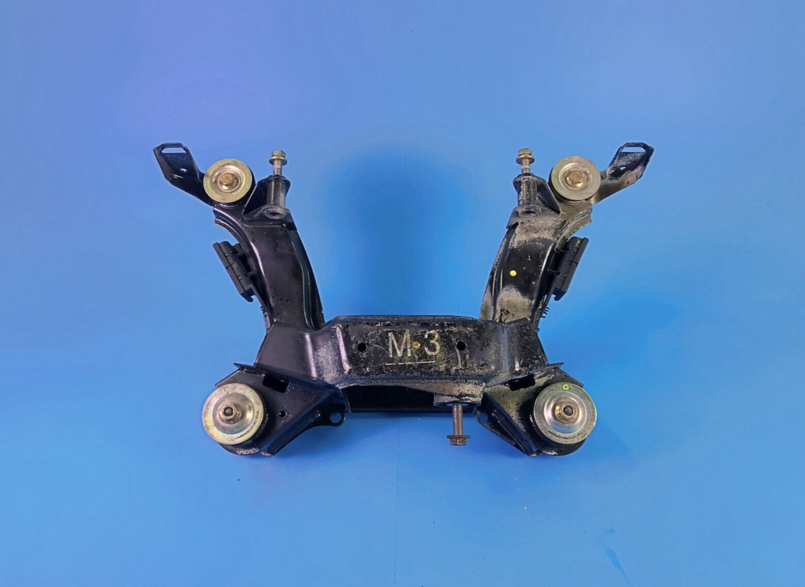 94-99 BMW E36 M3 REAR SUBFRAME CROSSMEMBER AXLE SUPPORT CARRIER OEM 94-99 BMW E36 M3 REAR SUBFRAME CROSSMEMBER AXLE SUPPORT CARRIER OEM