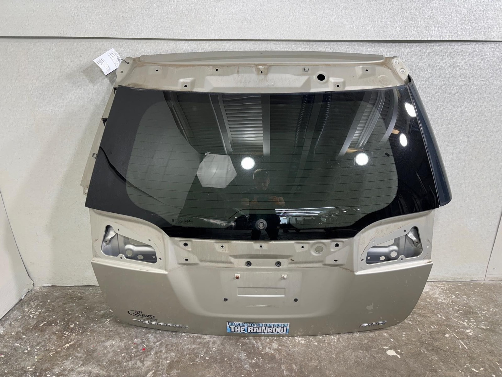 2010 - 2017 GMC Terrain Rear Liftgate Shell Panel W/ Glass OEM 2010 - 2017 GMC Terrain Rear Liftgate Shell Panel W/ Glass OEM