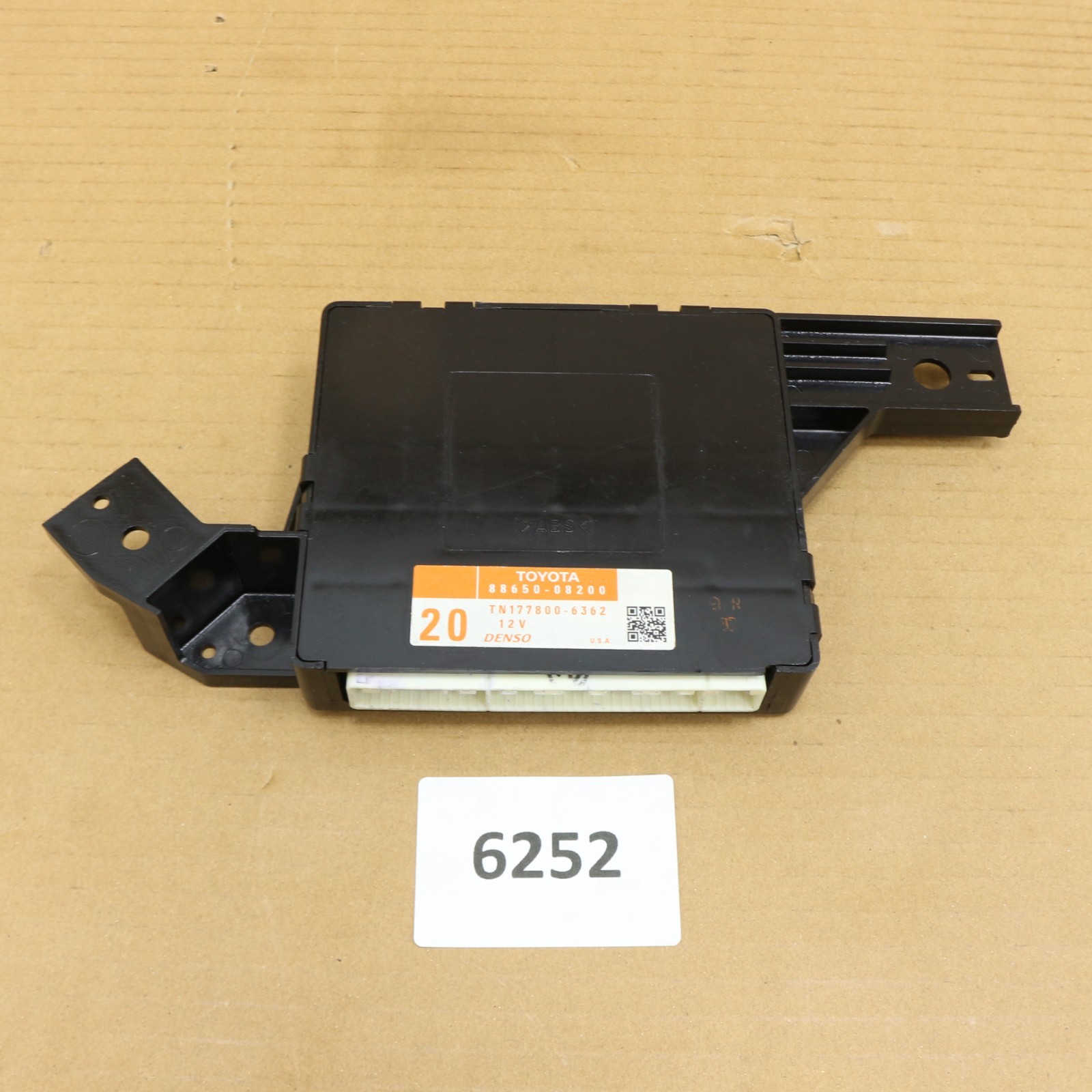 Toyota Sienna 15-16 OEM AC Air Conditioner Amplifier Control Module 88650-08200