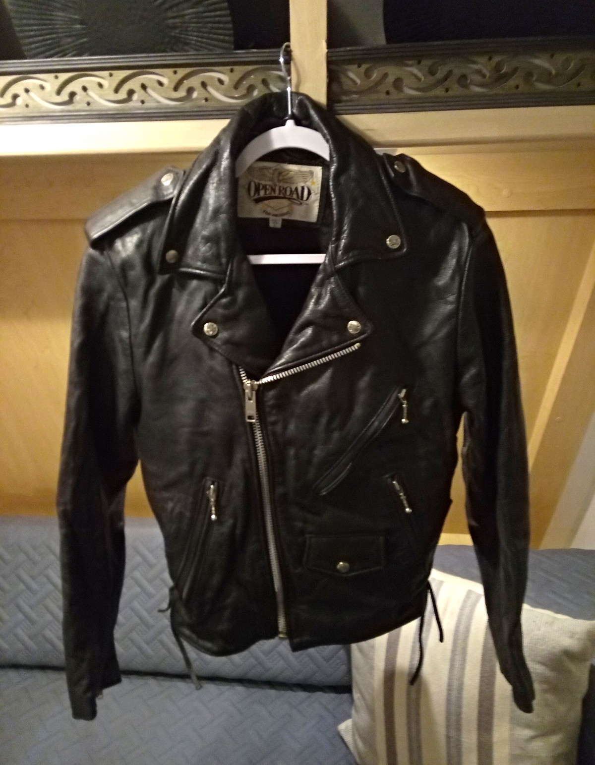 VTG 1990s Women's Black Leather Motorcycle Jacket Size Sm. Open Road by Wilson's VTG 1990s Women's Black Leather Motorcycle Jacket Size Sm. Open Road by Wilson's
